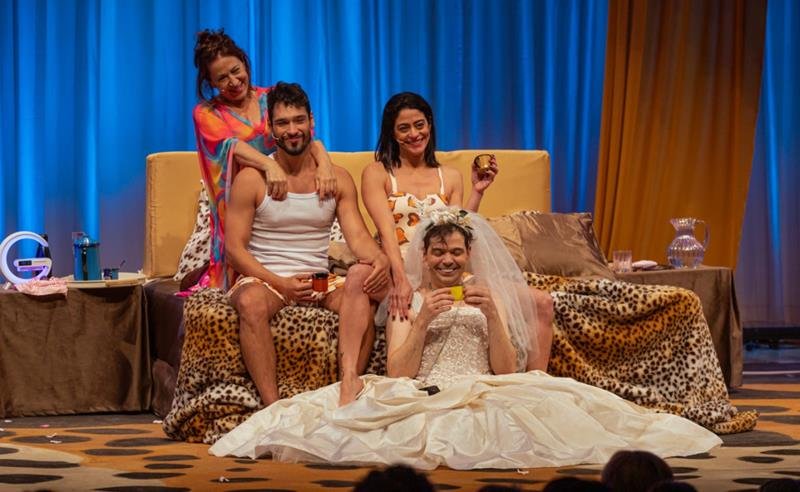 Carol Castro, Bruno Fagundes, Gustavo Mendes e Angela Rebello chegam a Brasília com a comédia “A Manhã Seguinte”