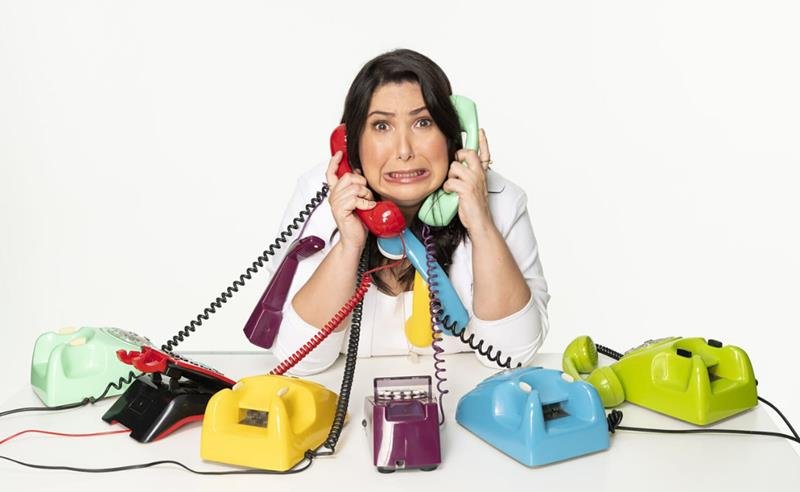 Mariana Xavier volta aos palcos com a comédia “Antes do Ano que Vem” no Teatro Nova Iguaçu Petrobras