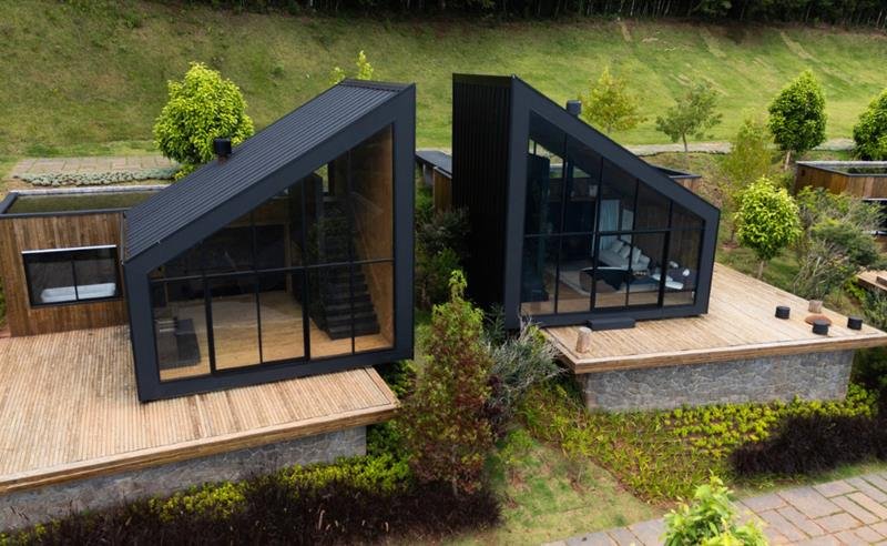 Hotel nas montanhas de Monte Verde aposta em construção industrializada em aço para acelerar obras