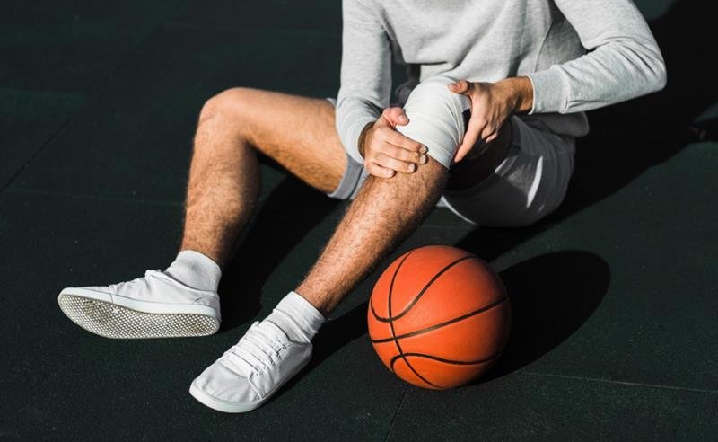 Lesões no joelho aumentam no esporte e acendem alerta sobre retorno precoce às atividades