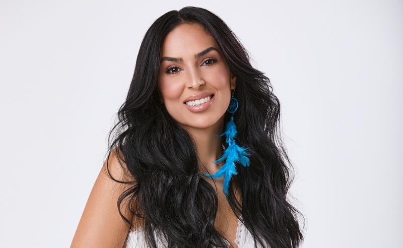 Débora Vitória prepara DNA do Goiás