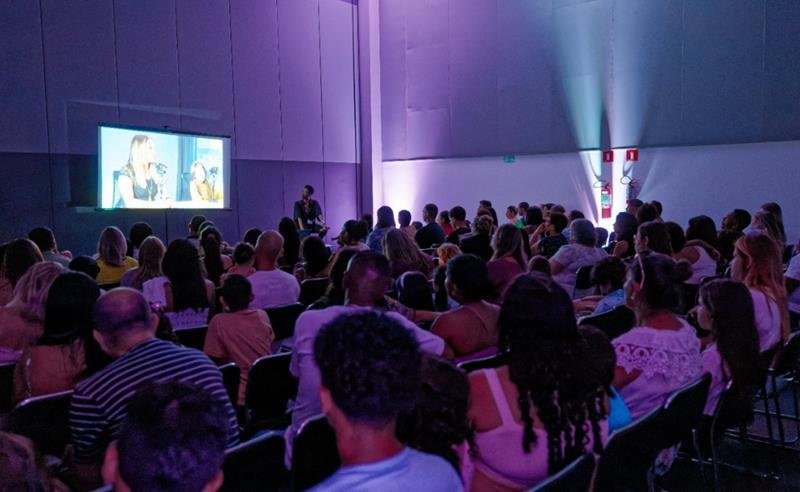 Max Fashion Tour chega a Teresópolis em busca de novos talentos para a moda e a publicidade