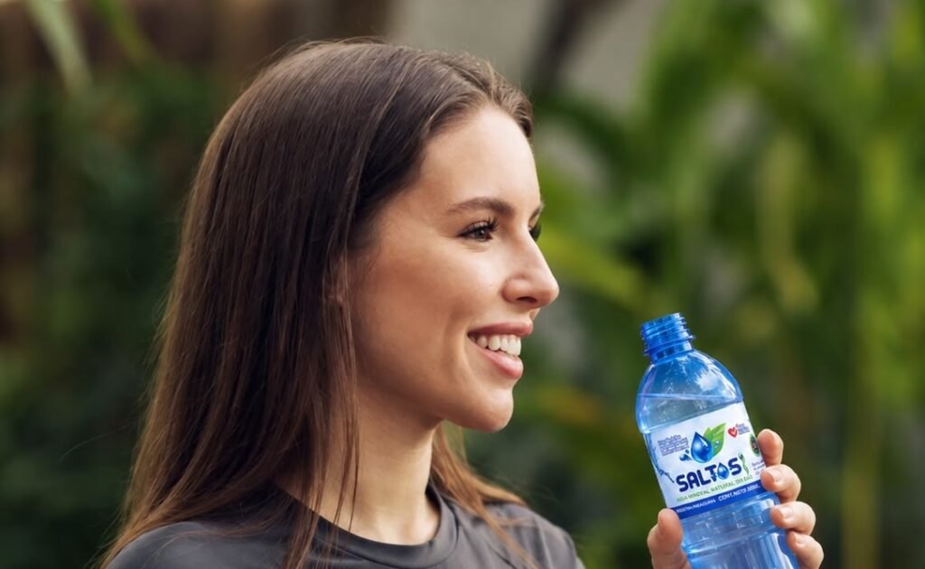 Agua mineral saltos: Empresário Clair da Silveira Savino prospecta inovações e tendências nos Estados Unidos